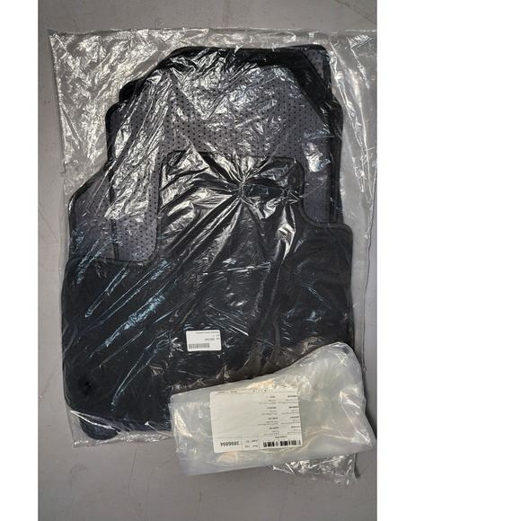 New GM 26527947 Traverse Acadia CFM Black Floor Mats Set Trunk Kit - Picture 2 of 9